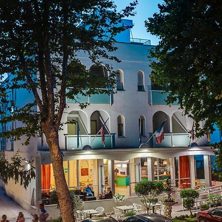 Hotel Admiral تْشيزيناتيكو المظهر الخارجي الصورة