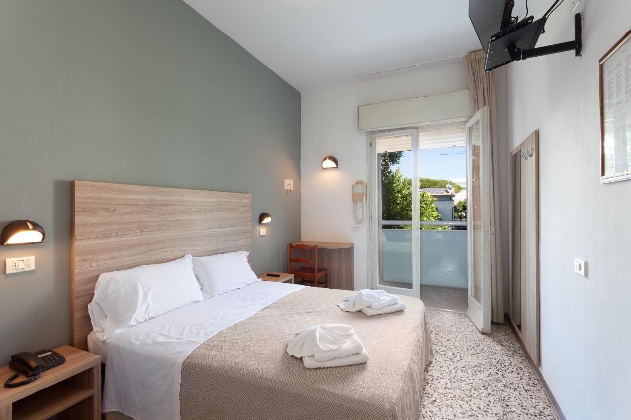 Hotel Admiral تْشيزيناتيكو المظهر الخارجي الصورة