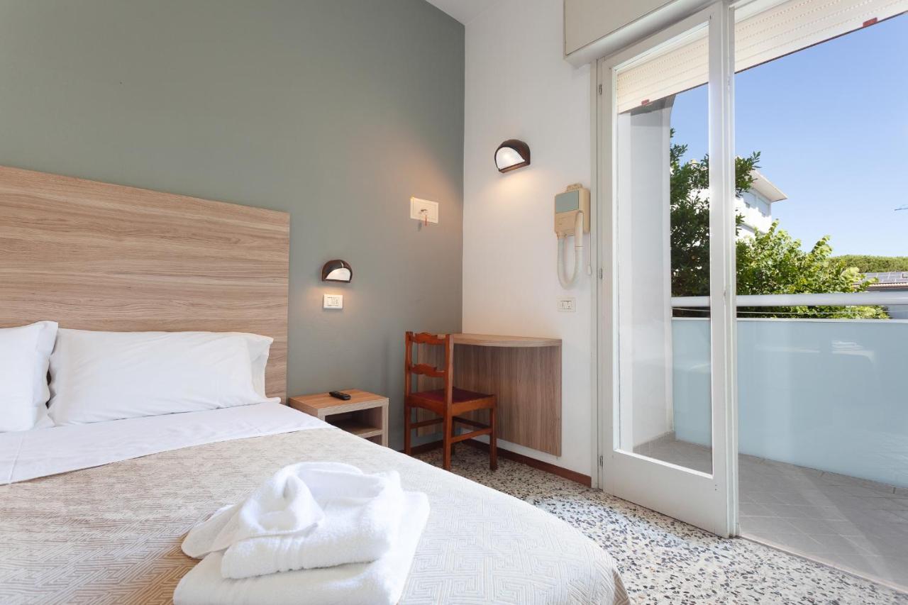 Hotel Admiral تْشيزيناتيكو المظهر الخارجي الصورة