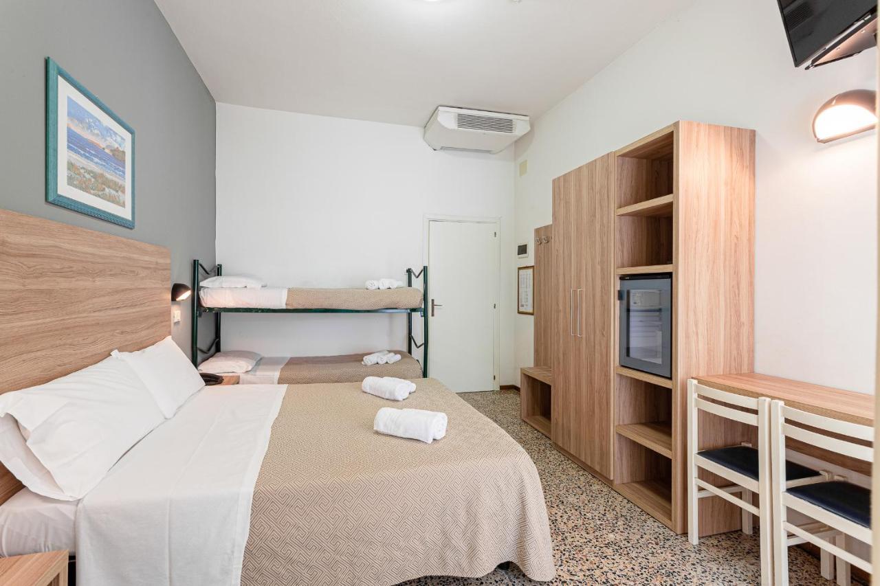 Hotel Admiral تْشيزيناتيكو المظهر الخارجي الصورة