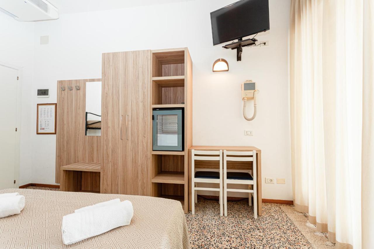 Hotel Admiral تْشيزيناتيكو المظهر الخارجي الصورة