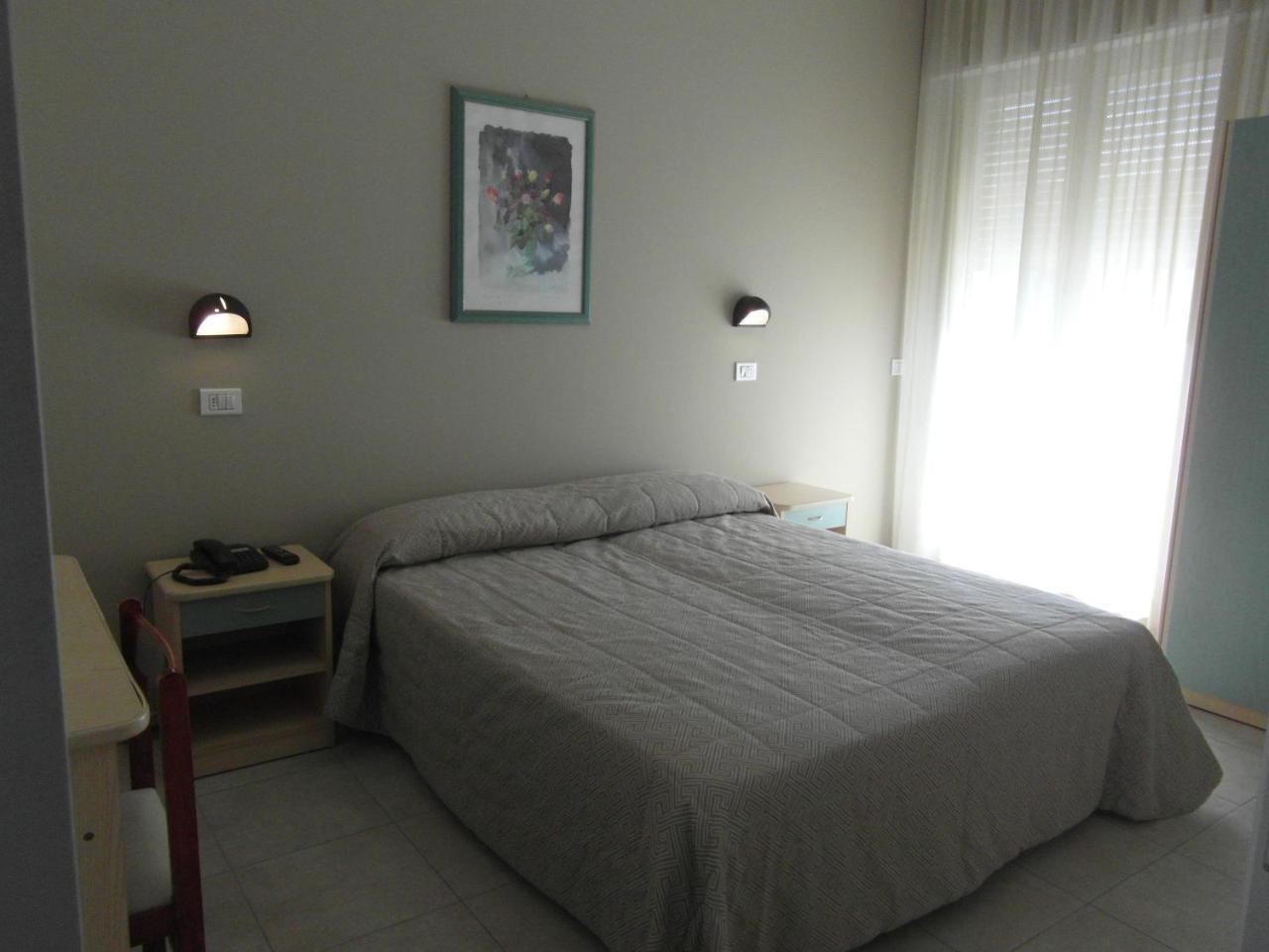 Hotel Admiral تْشيزيناتيكو المظهر الخارجي الصورة