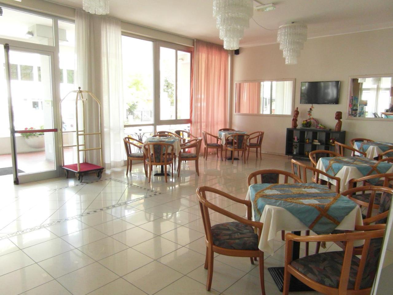 Hotel Admiral تْشيزيناتيكو المظهر الخارجي الصورة
