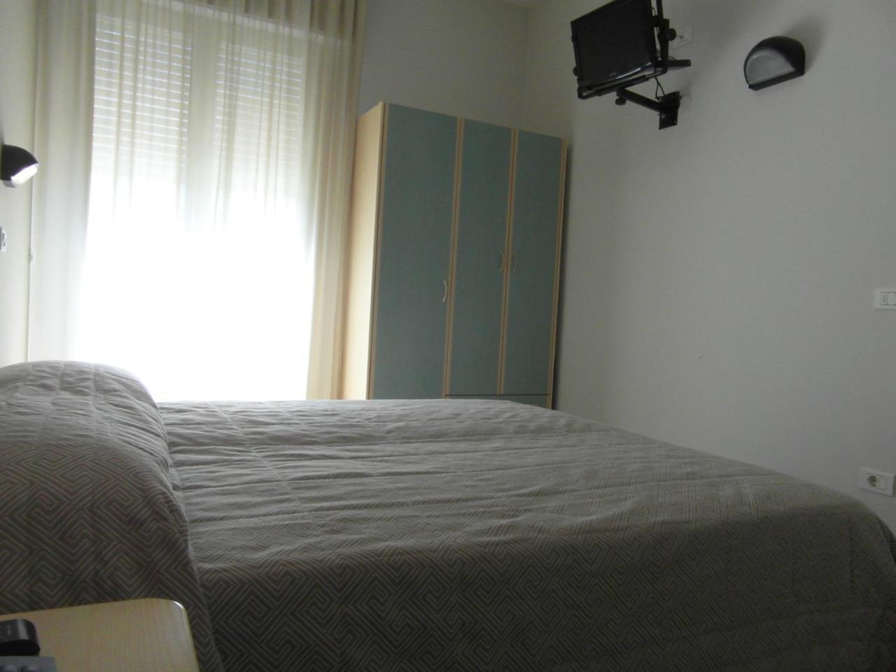 Hotel Admiral تْشيزيناتيكو المظهر الخارجي الصورة