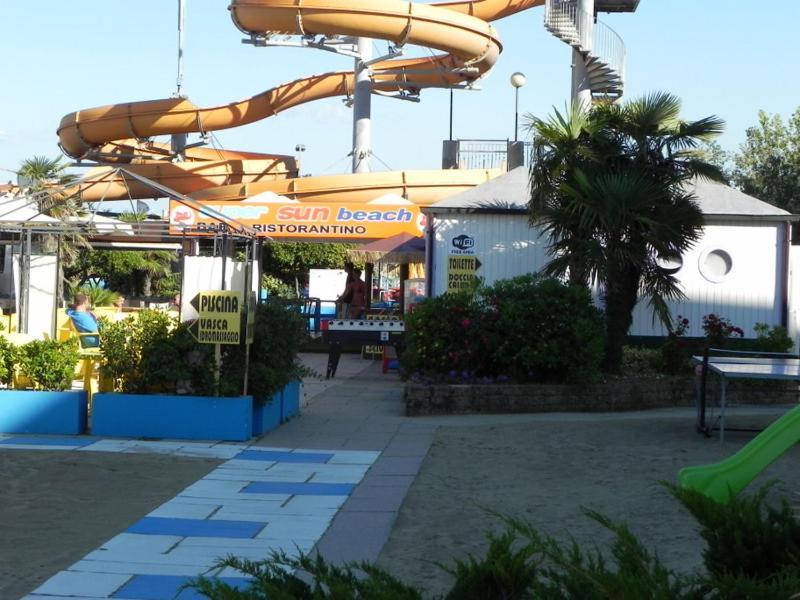 Hotel Admiral تْشيزيناتيكو المظهر الخارجي الصورة