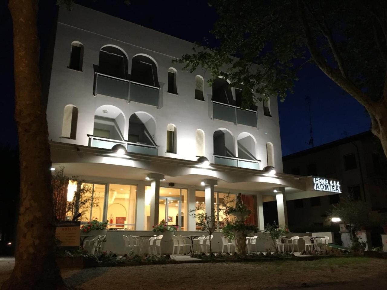 Hotel Admiral تْشيزيناتيكو المظهر الخارجي الصورة